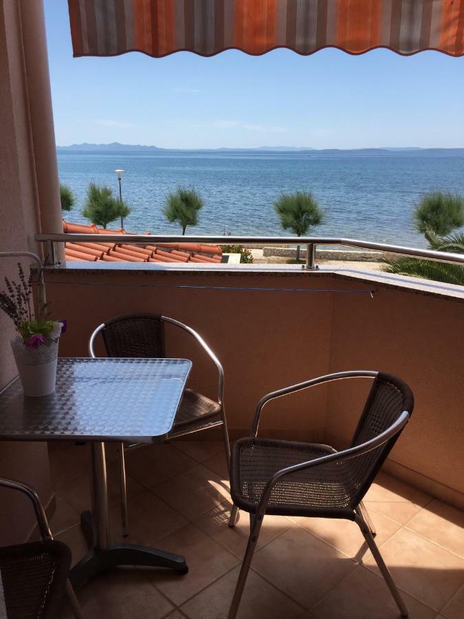 Apartmani Lorena Privlaka  Rom bilde